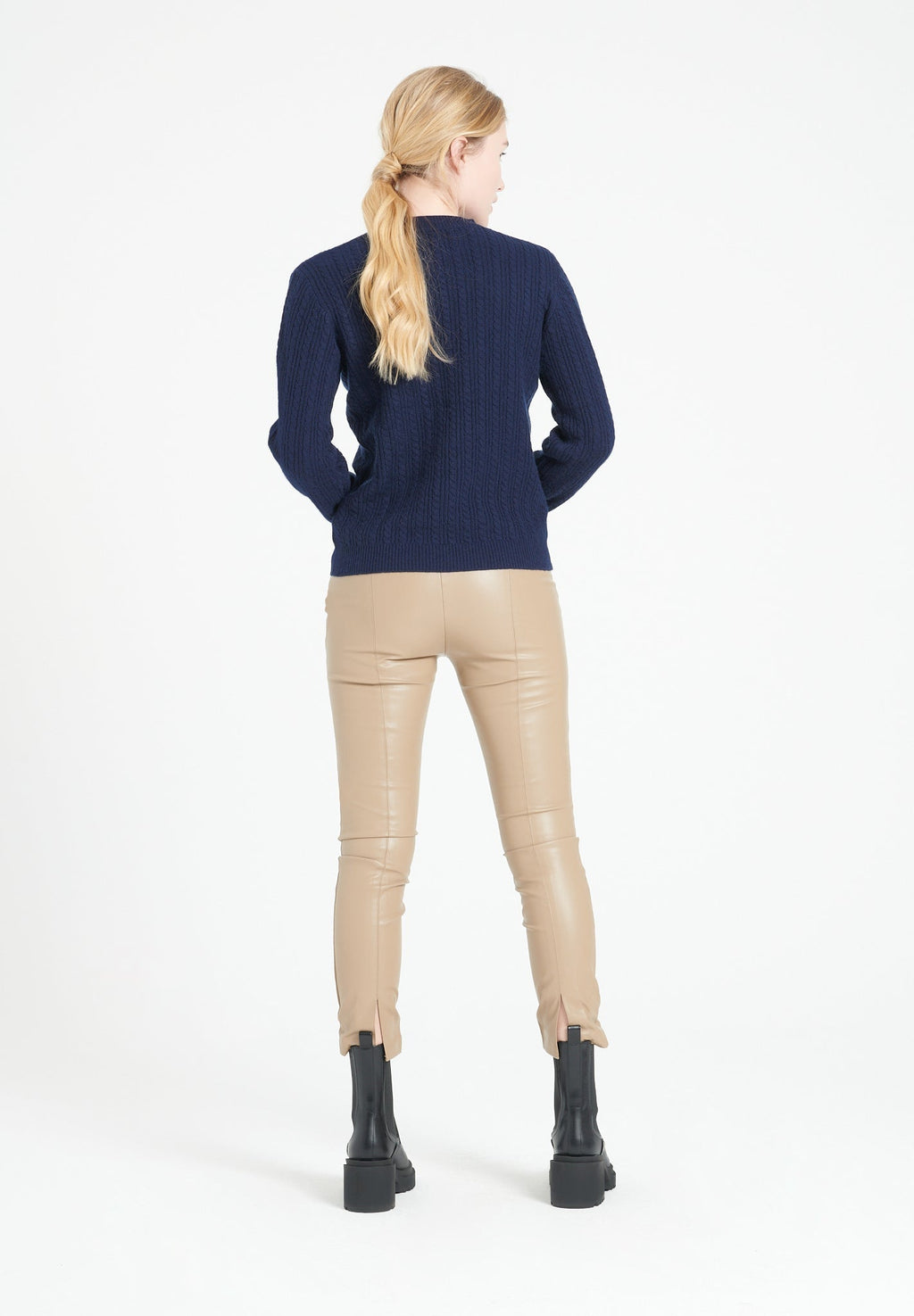 LILLY 29 4-thread cashmere cable-knit round-neck sweater navy blue