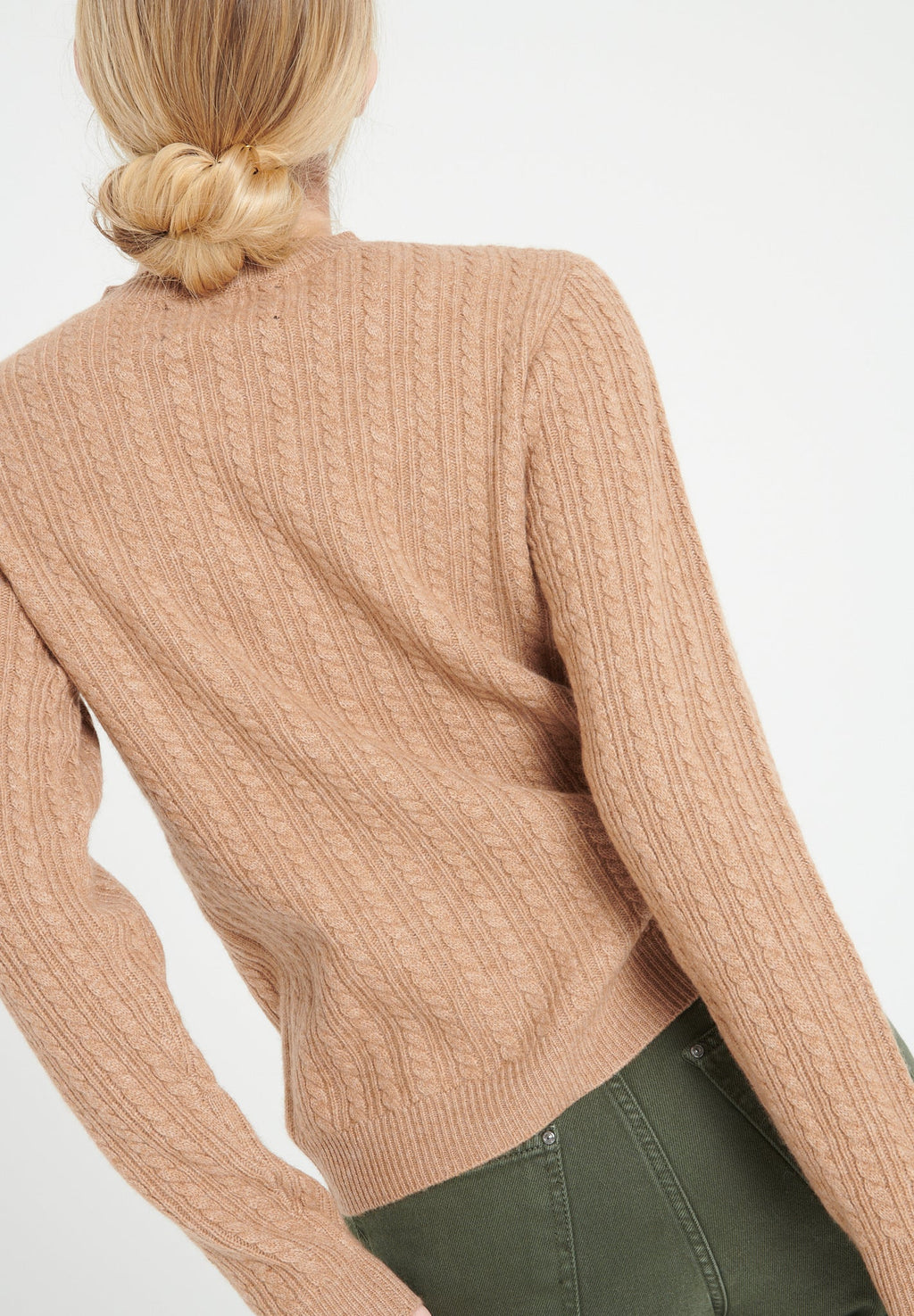 LILLY 29 4-thread cashmere cable-knit round-neck sweater camel