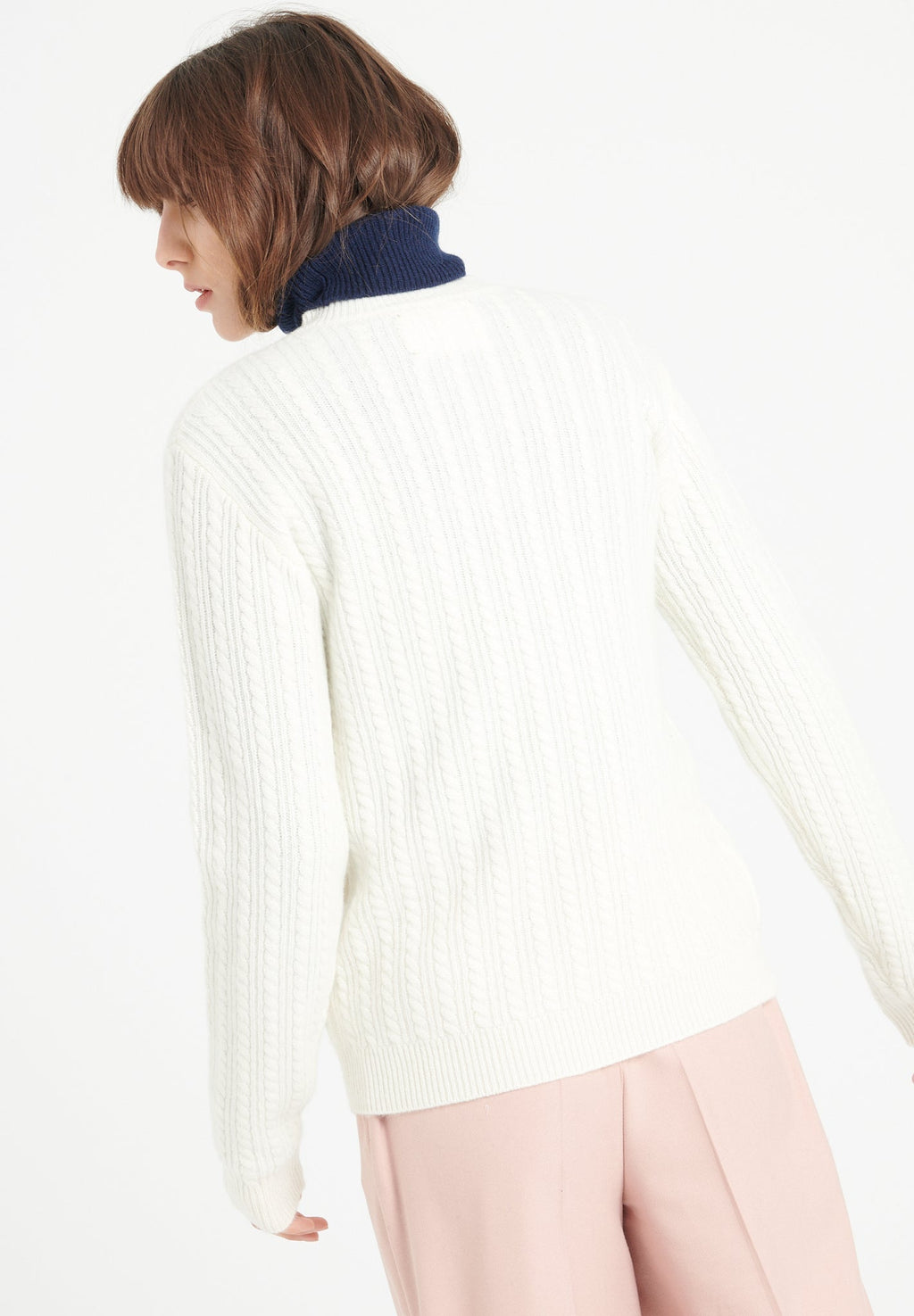 LILLY 29 4-thread cashmere cable-knit round-neck sweater ecru white