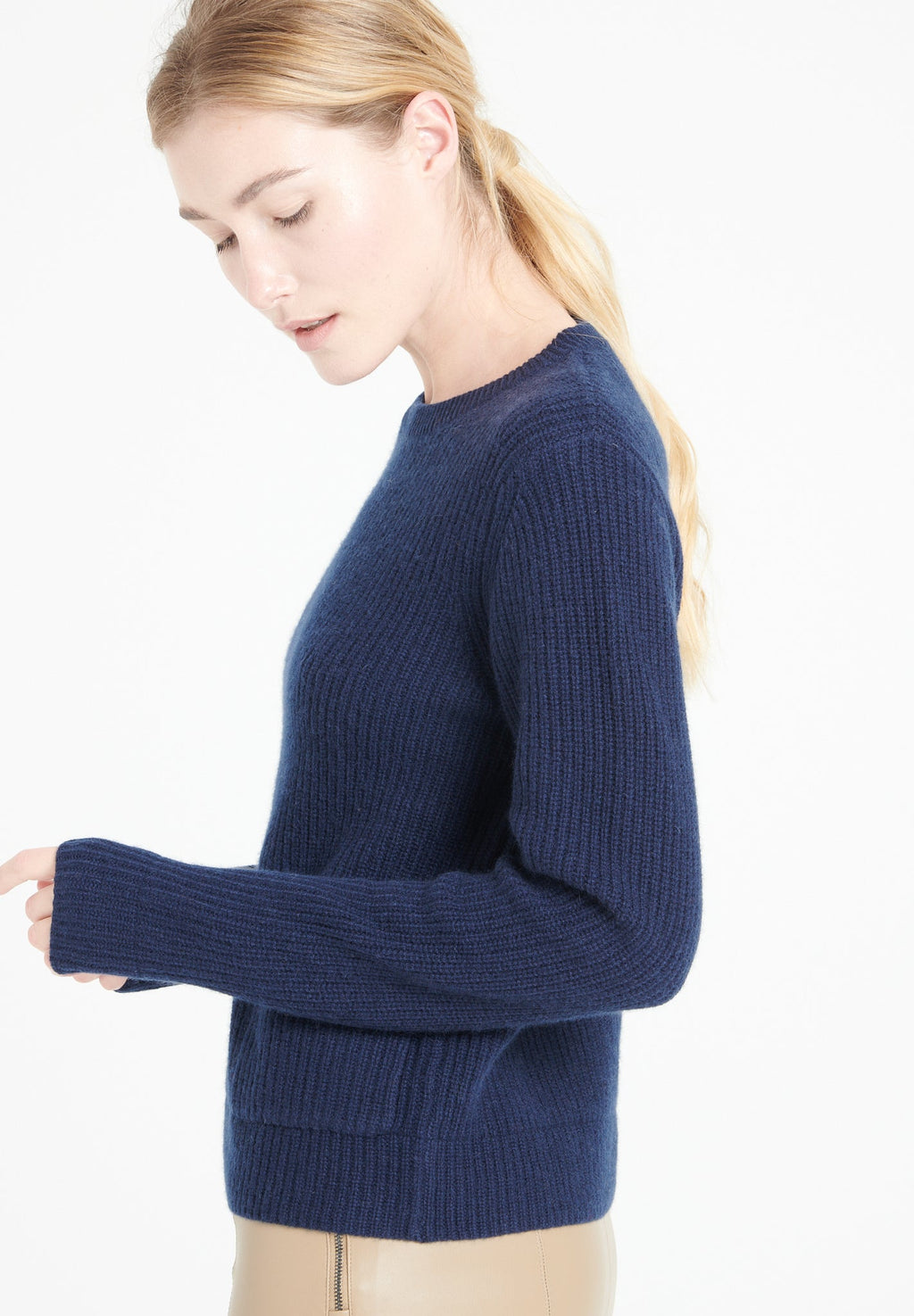 LILLY 32 Round-neck cashmere sweater in navy blue 4-thread count English ribbing