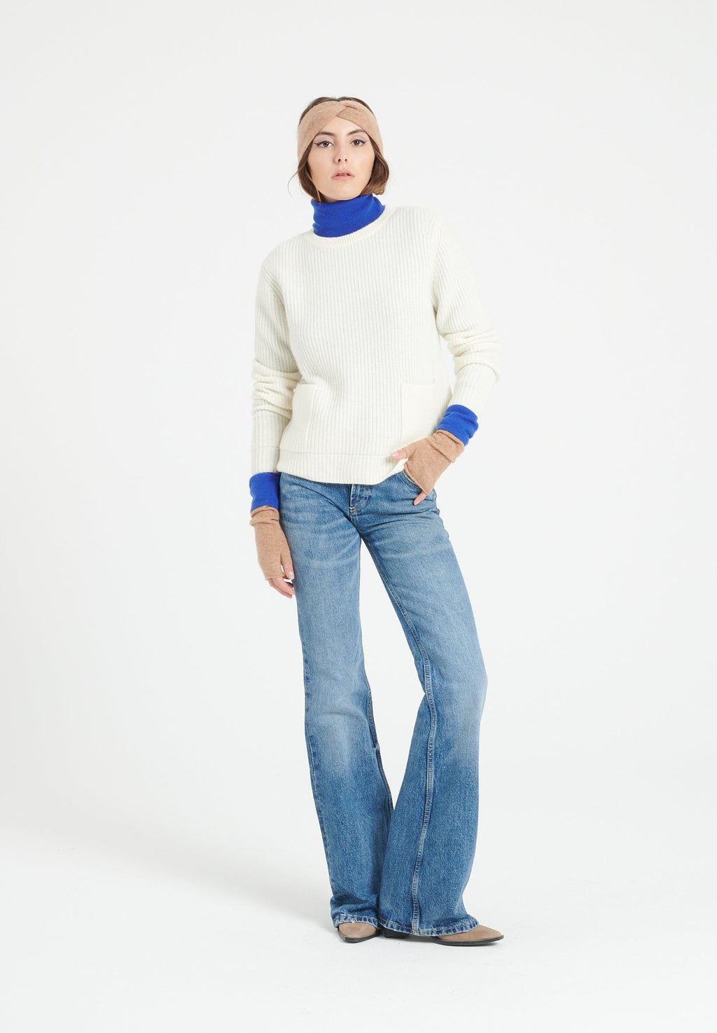 LILLY 32 Round-neck cashmere sweater in off-white English ribbing