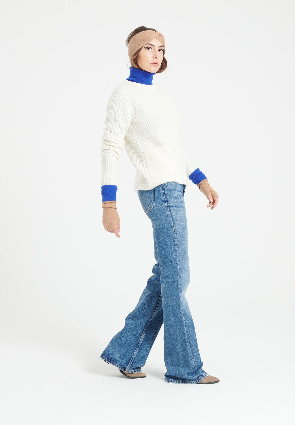 LILLY 32 Round-neck cashmere sweater in off-white English ribbing