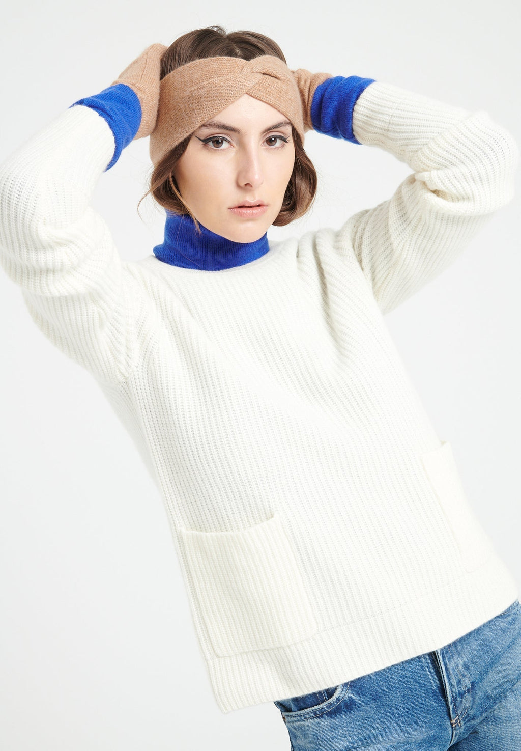 LILLY 32 Round-neck cashmere sweater in off-white English ribbing