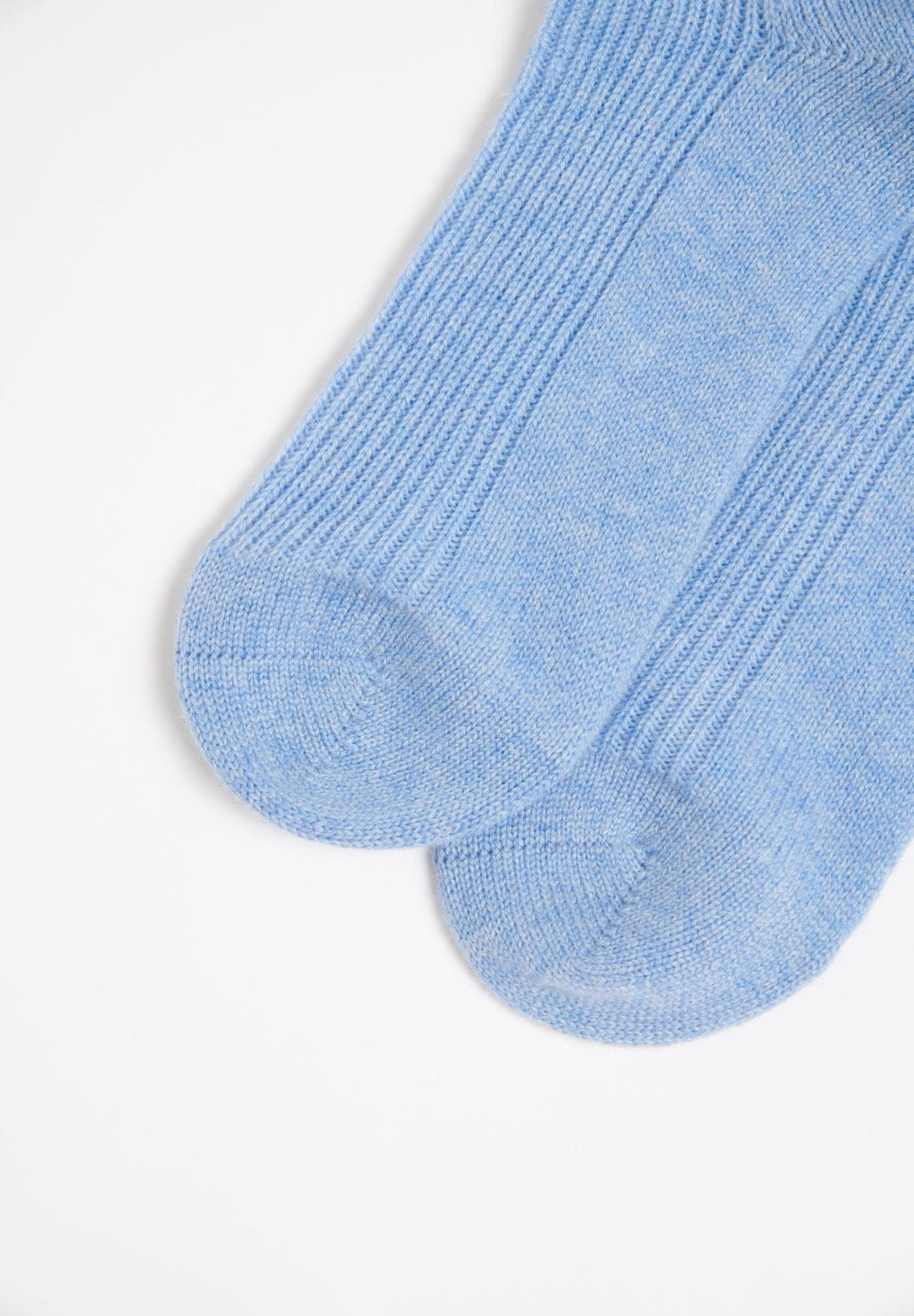 Light blue 4-count ribbed socks