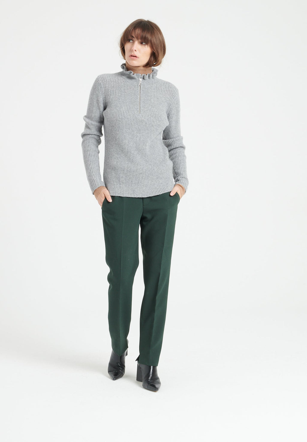 MIA 4 Light grey ribbed cashmere zip-up sweater with falbala collar