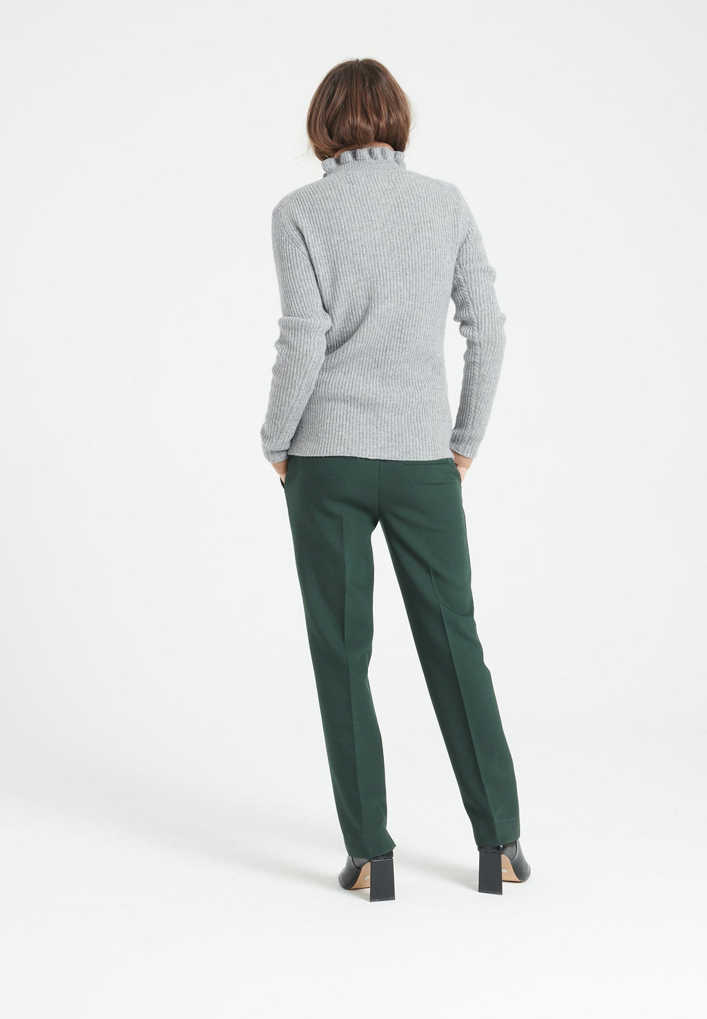 MIA 4 Light grey ribbed cashmere zip-up sweater with falbala collar