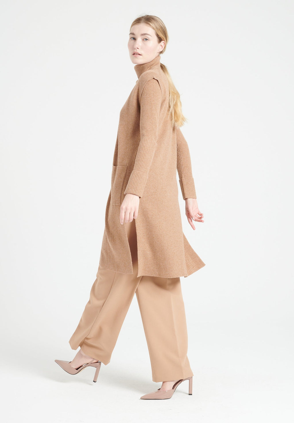 MIA 6 Long sleeveless camel cashmere ribbed cardigan