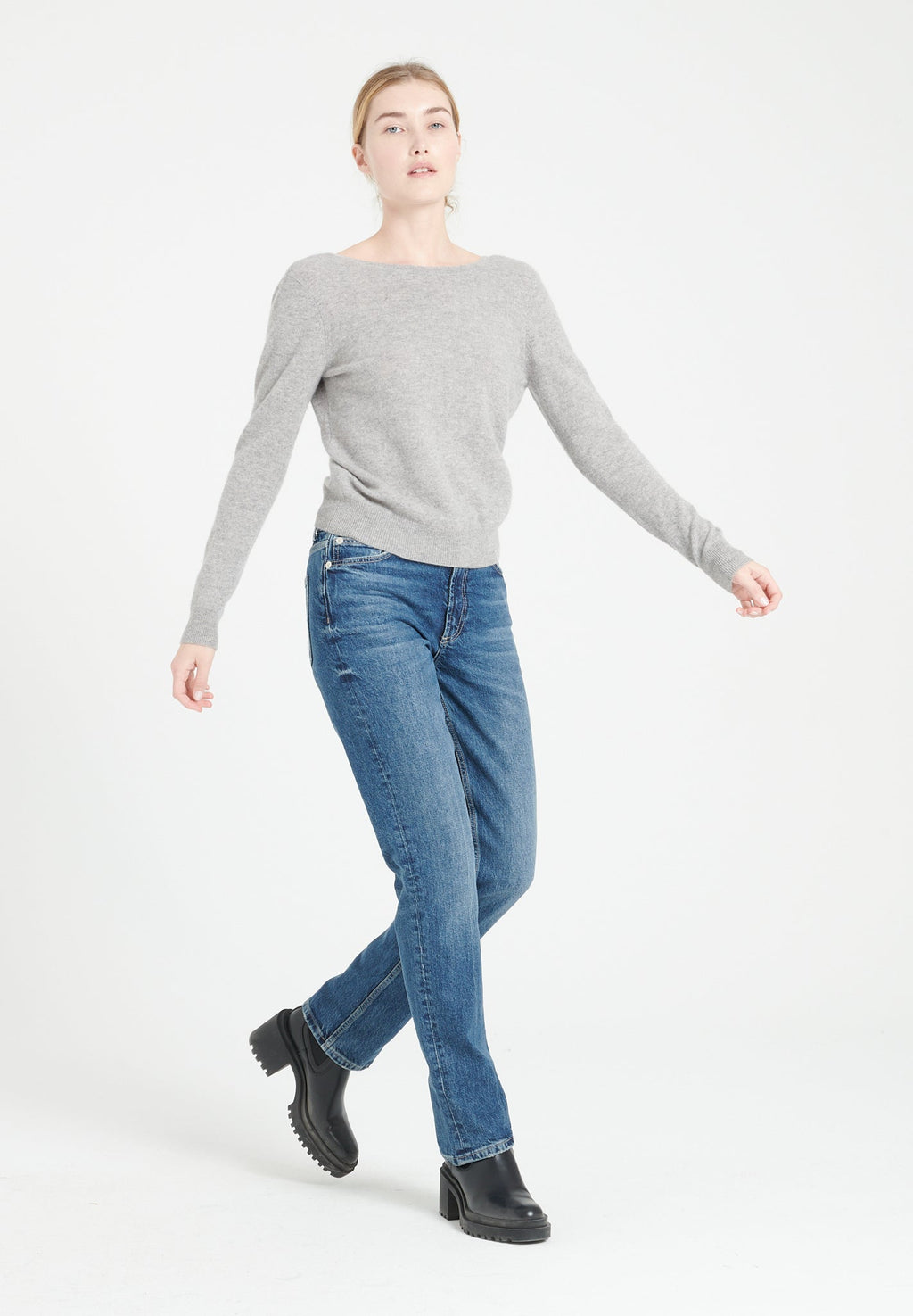 MIA 7 Light grey cashmere V-neck sweater