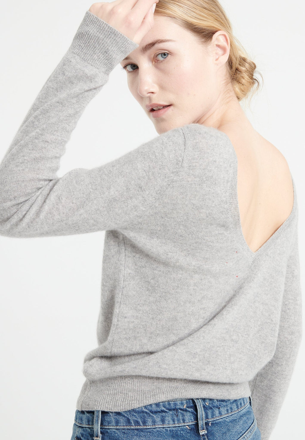 MIA 7 Light grey cashmere V-neck sweater