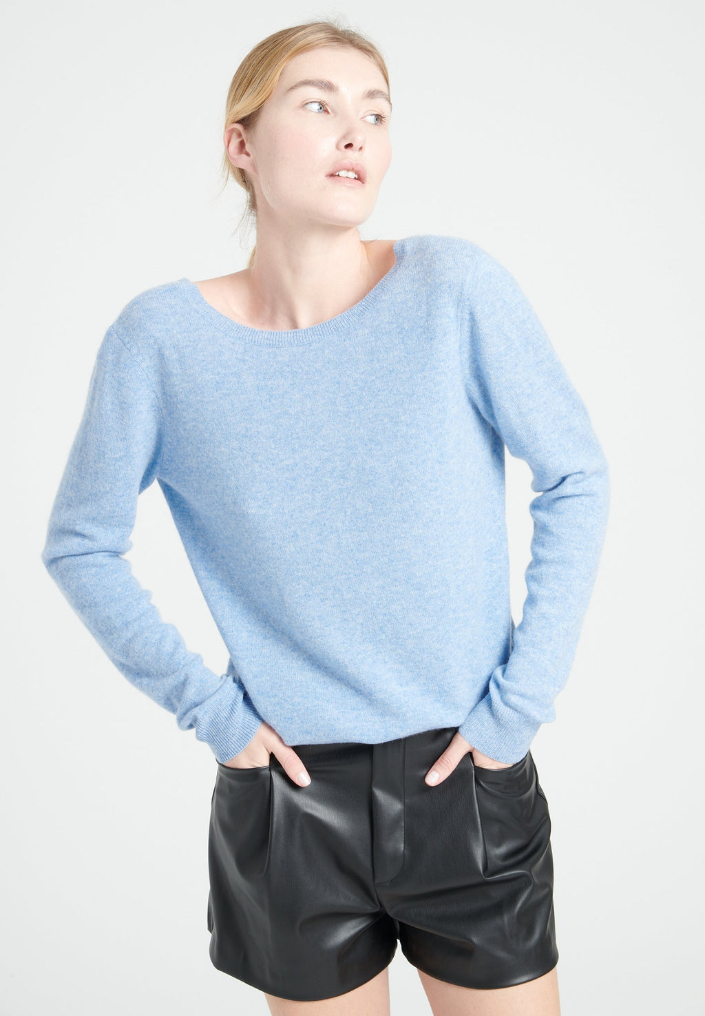 MIA 7 Light blue cashmere V-neck sweater