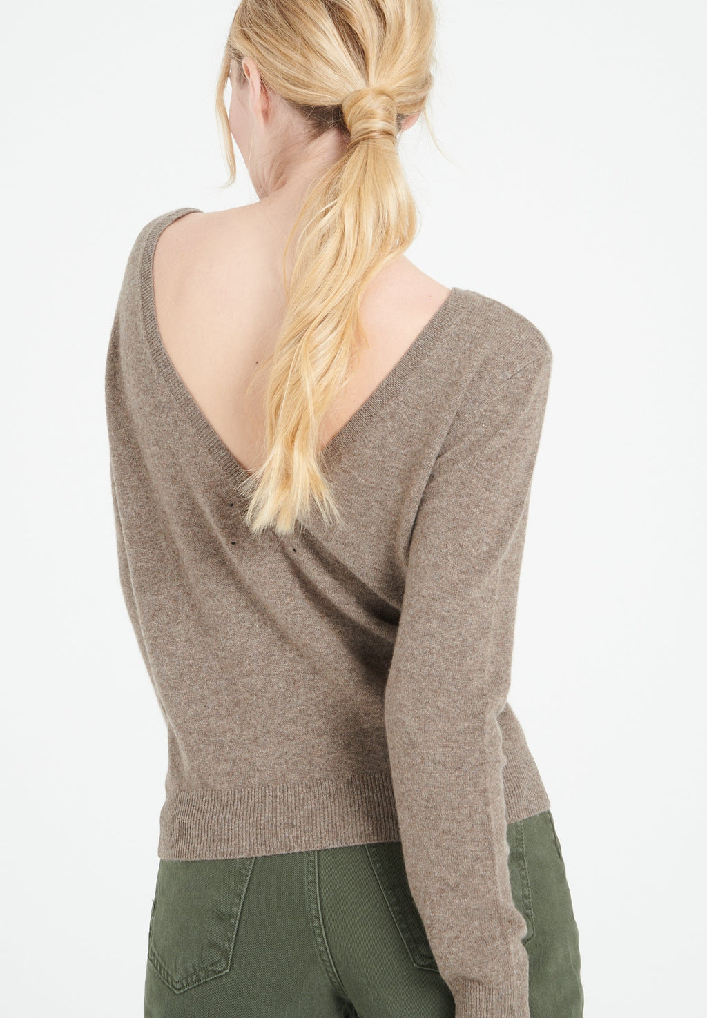 MIA 7 Taupe cashmere V-neck sweater