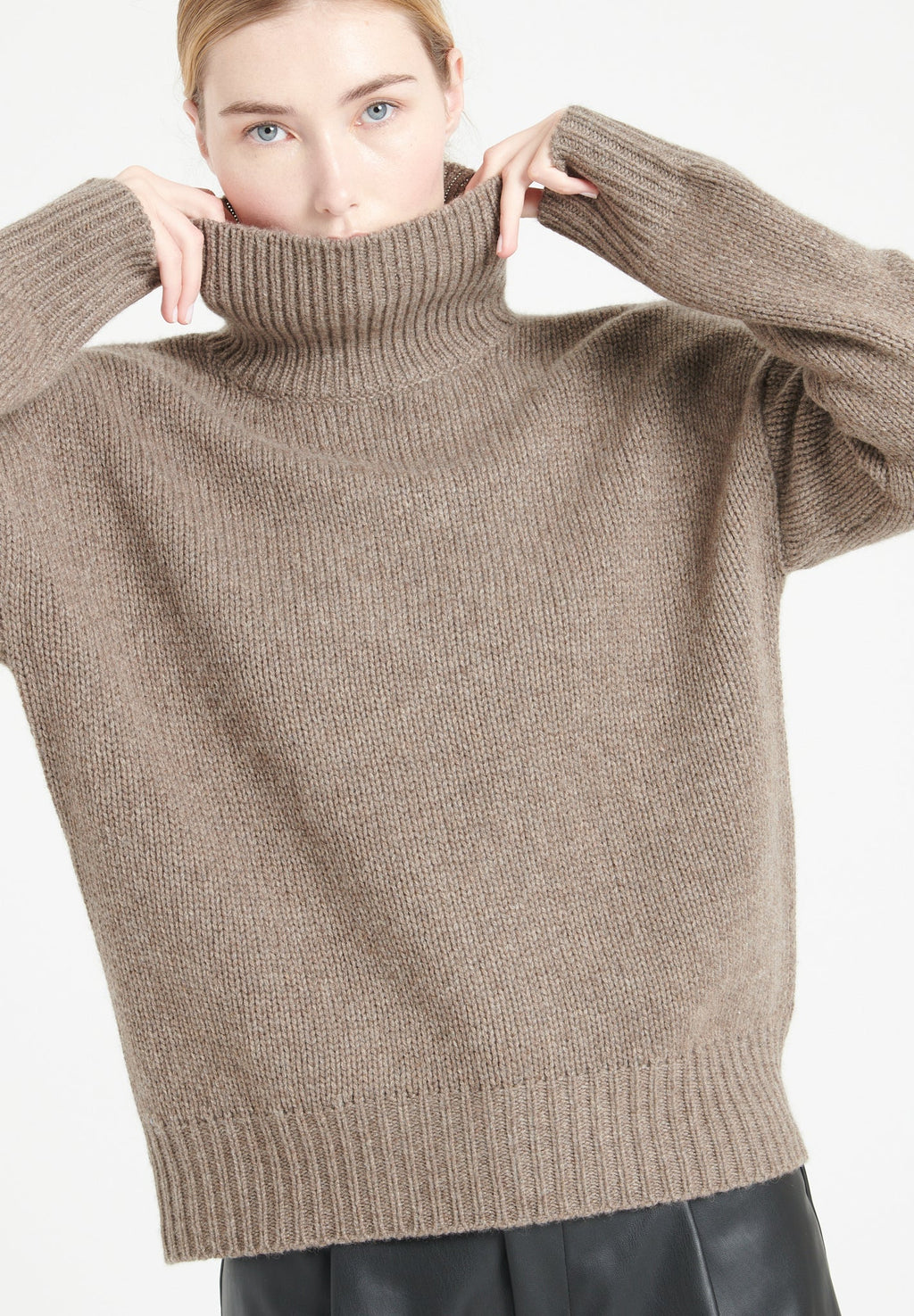 MIA 9 10-thread cashmere chimney-neck sweater in taupe