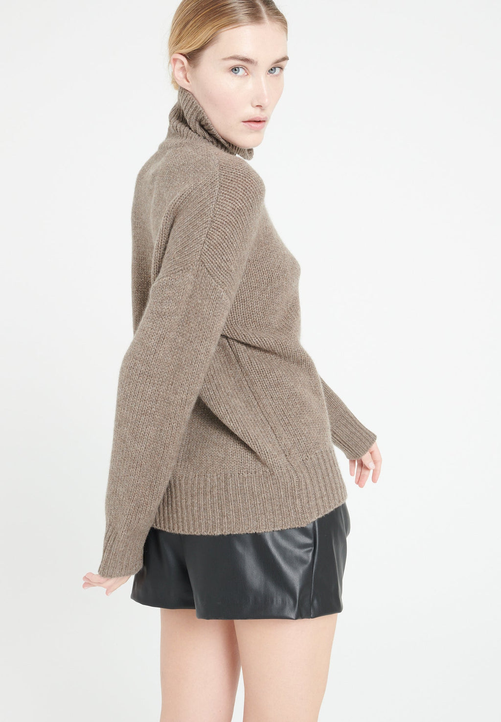 MIA 9 10-thread cashmere chimney-neck sweater in taupe