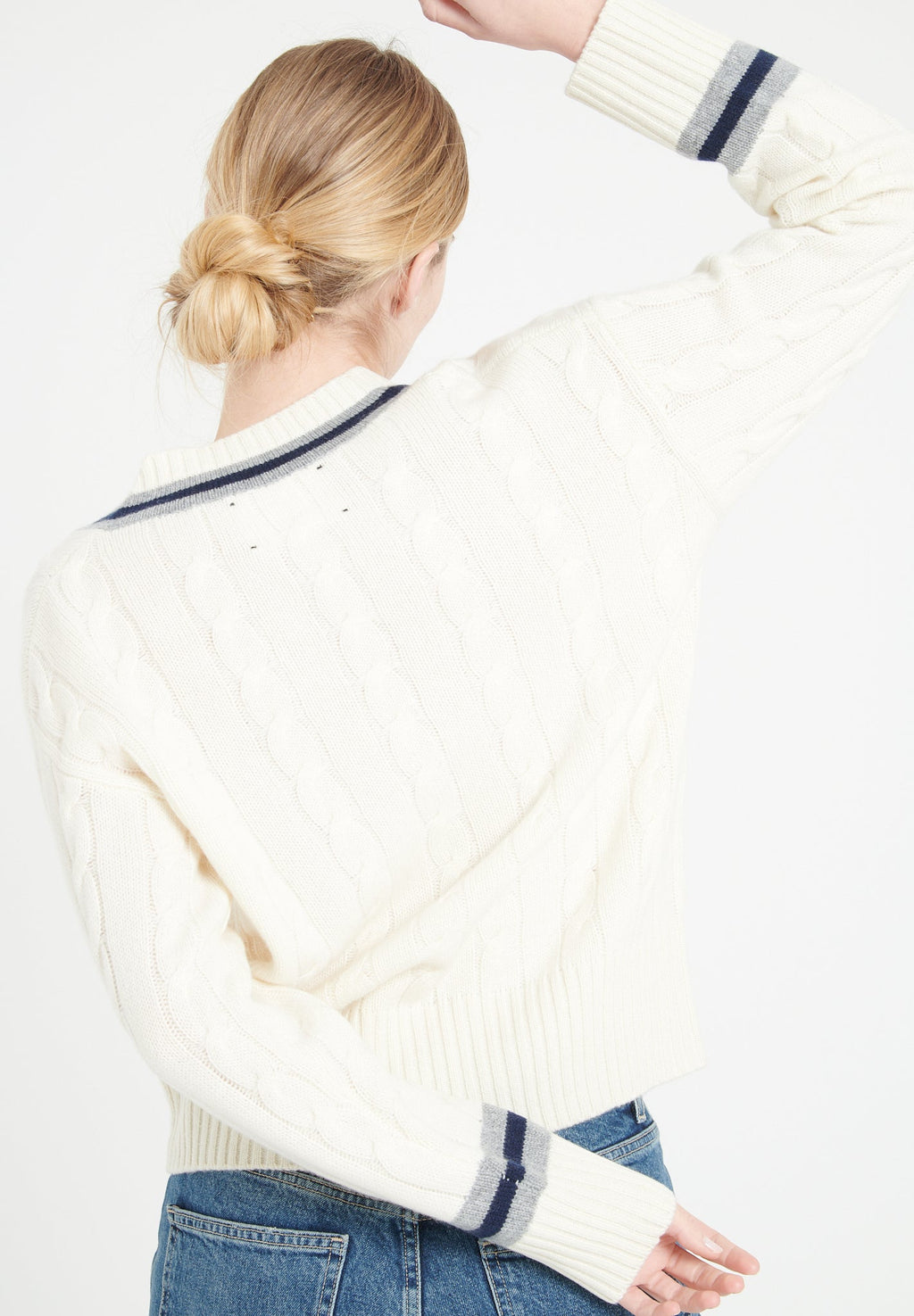 MIA 10 Cashmere V-neck sweater, 6-thread cable knit, ecru white