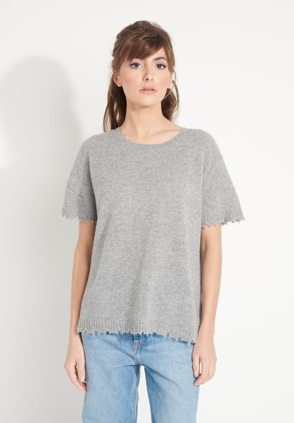 AVA 6 T-shirt in cashmere, round-neck, short sleeves with chiselled finishings, light grey