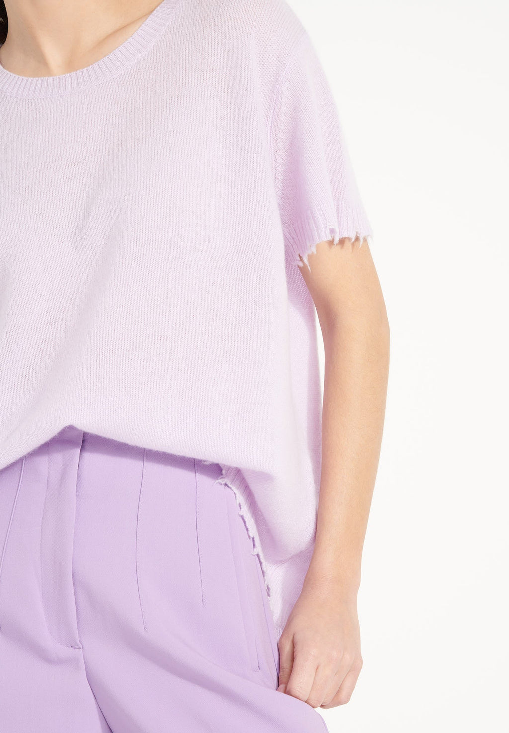 AVA 6 T-shirt in cashmere with round-neck, short sleeves and chiselled lilac trim