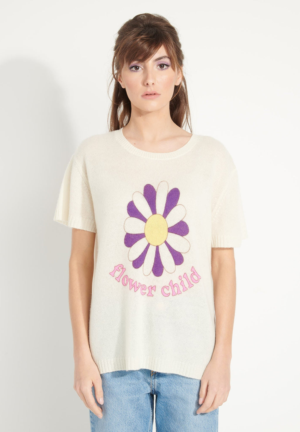 AVA 8 Short-sleeved round-neck cashmere T-shirt with "FLOWER CHILD" print in ecru white