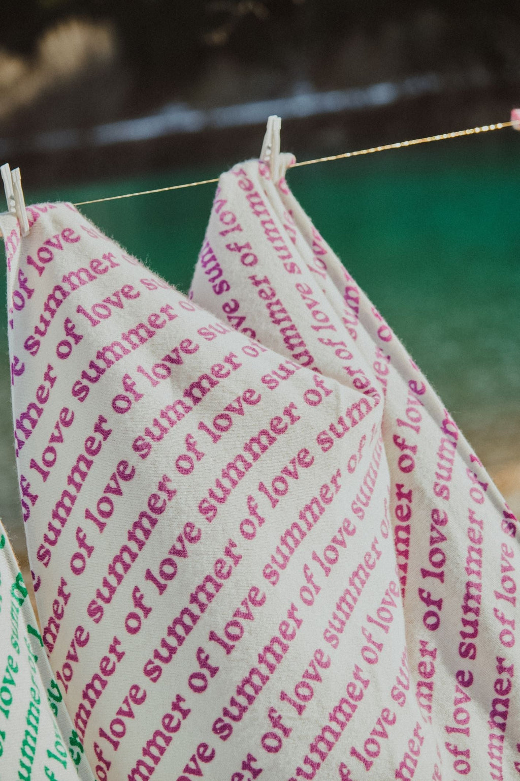 UNI 7 "SUMMER OF LOVE" printed cashmere bandana in purple