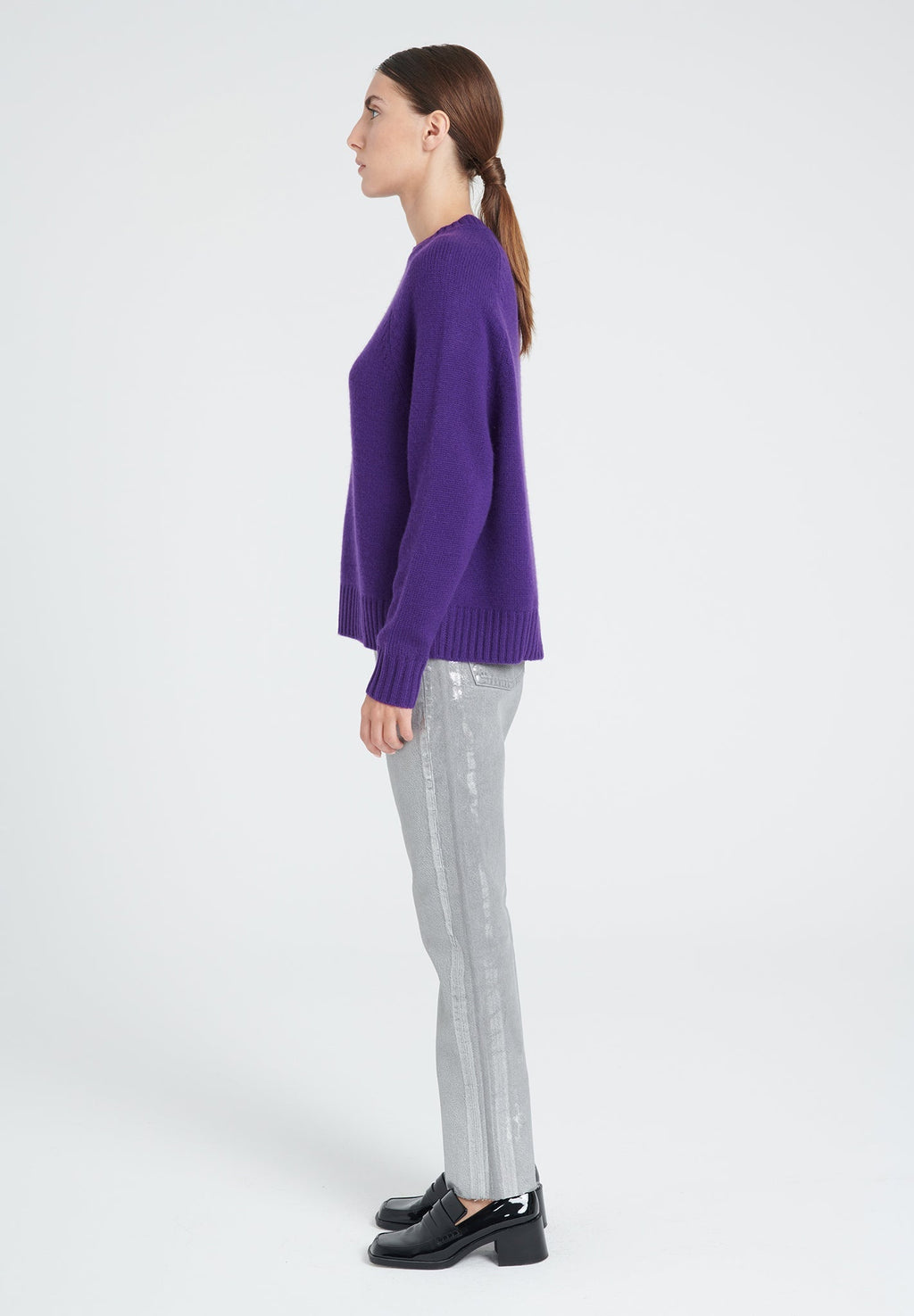 ZAYA 7 6 ply Round-neck cashmere sweater with raglan sleeves in purple