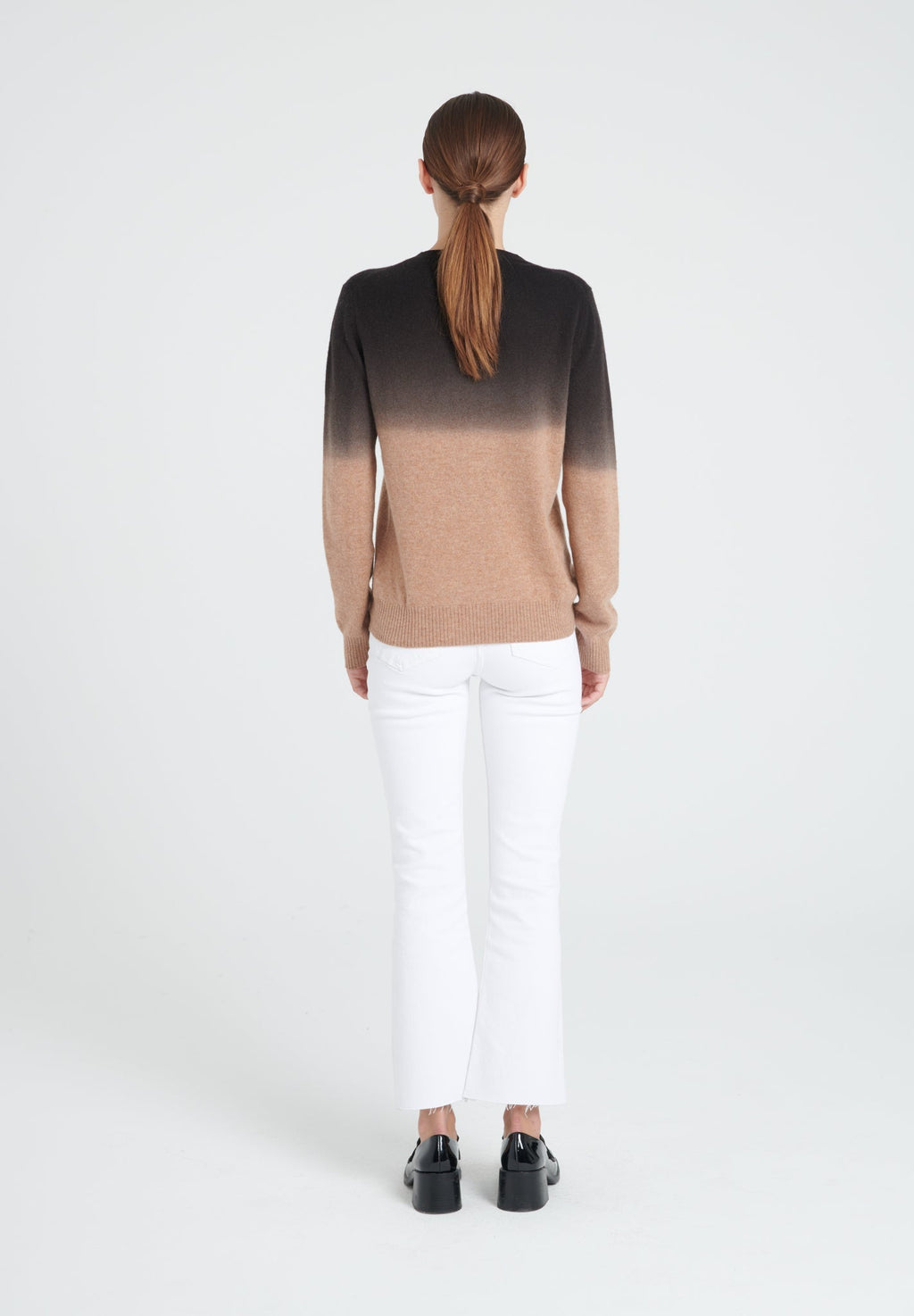 ZAYA 9  Round-neck cashmere sweater in camel