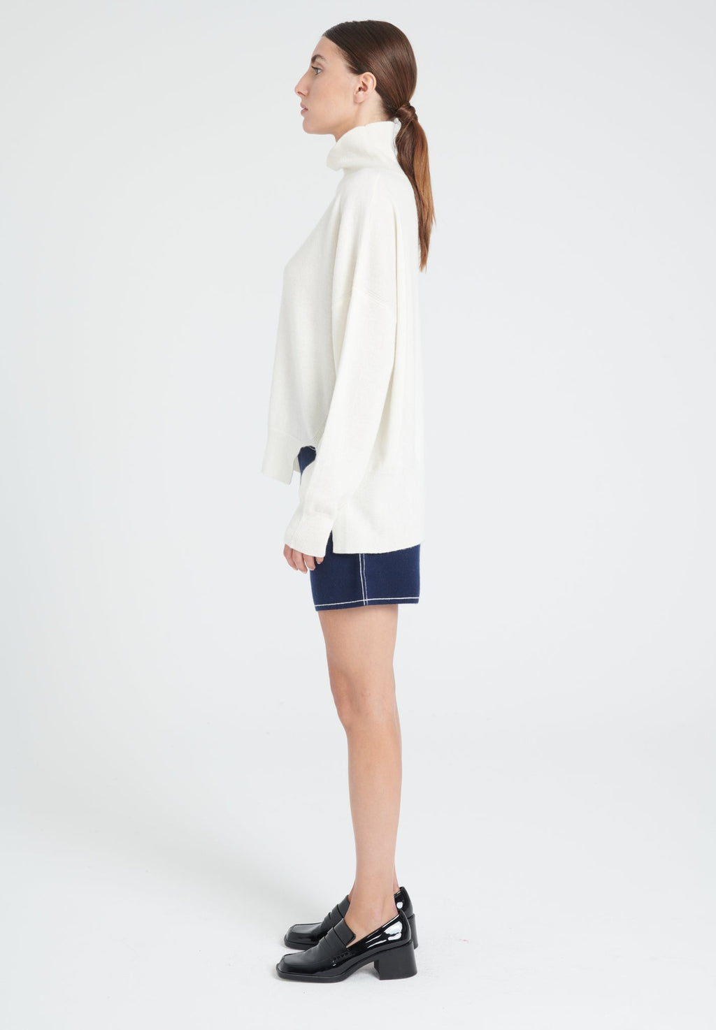 ZAYA 13 Oversized cashmere stand-up collar sweater in ecru white