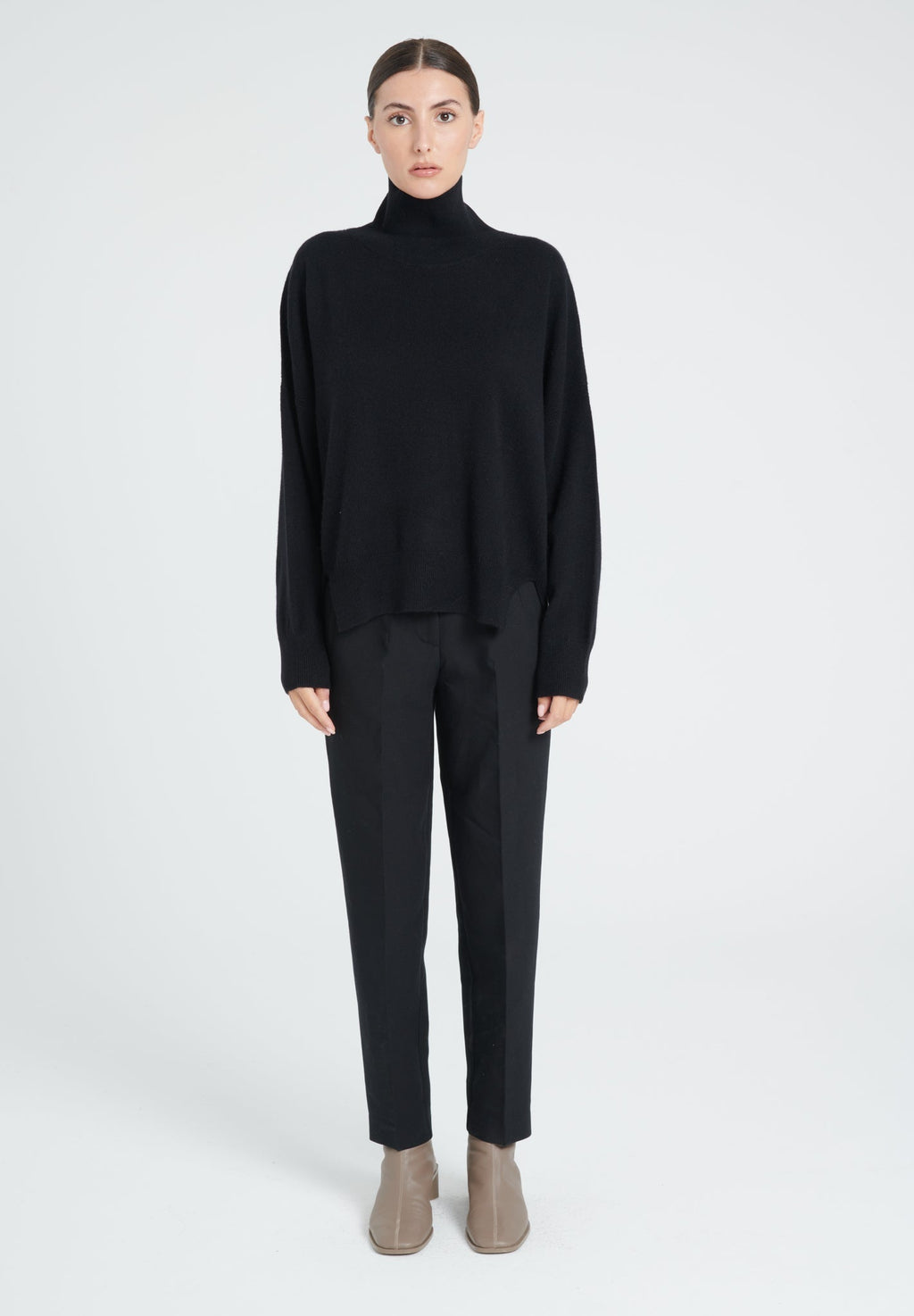 ZAYA 13 Oversized cashmere stand-up collar sweater in black