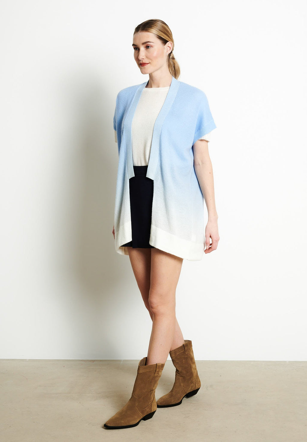 AVA 11 Kimono in cashmere Sky Blue