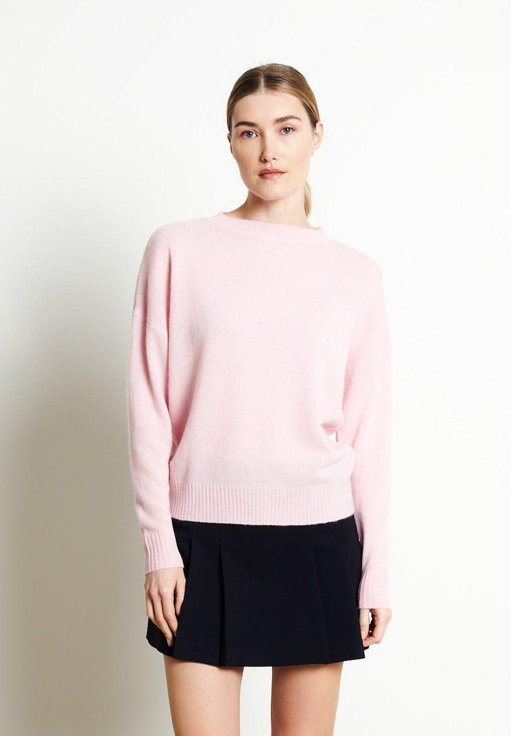 RIA 2 Oversized round neck cashmere sweater in rose baby