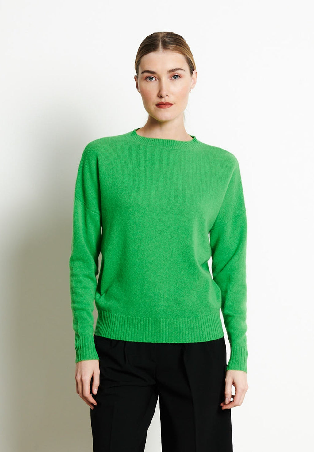 RIA 2 Oversized round neck cashmere sweater in apple green