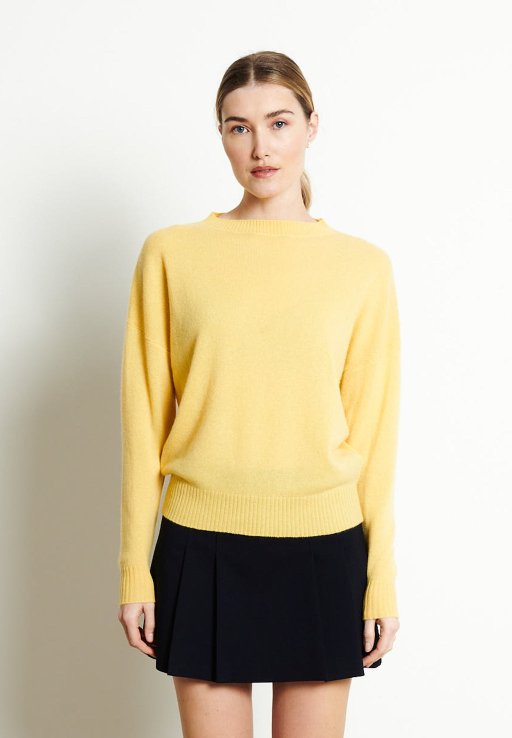 RIA 2 Oversized round neck cashmere sweater in yellow