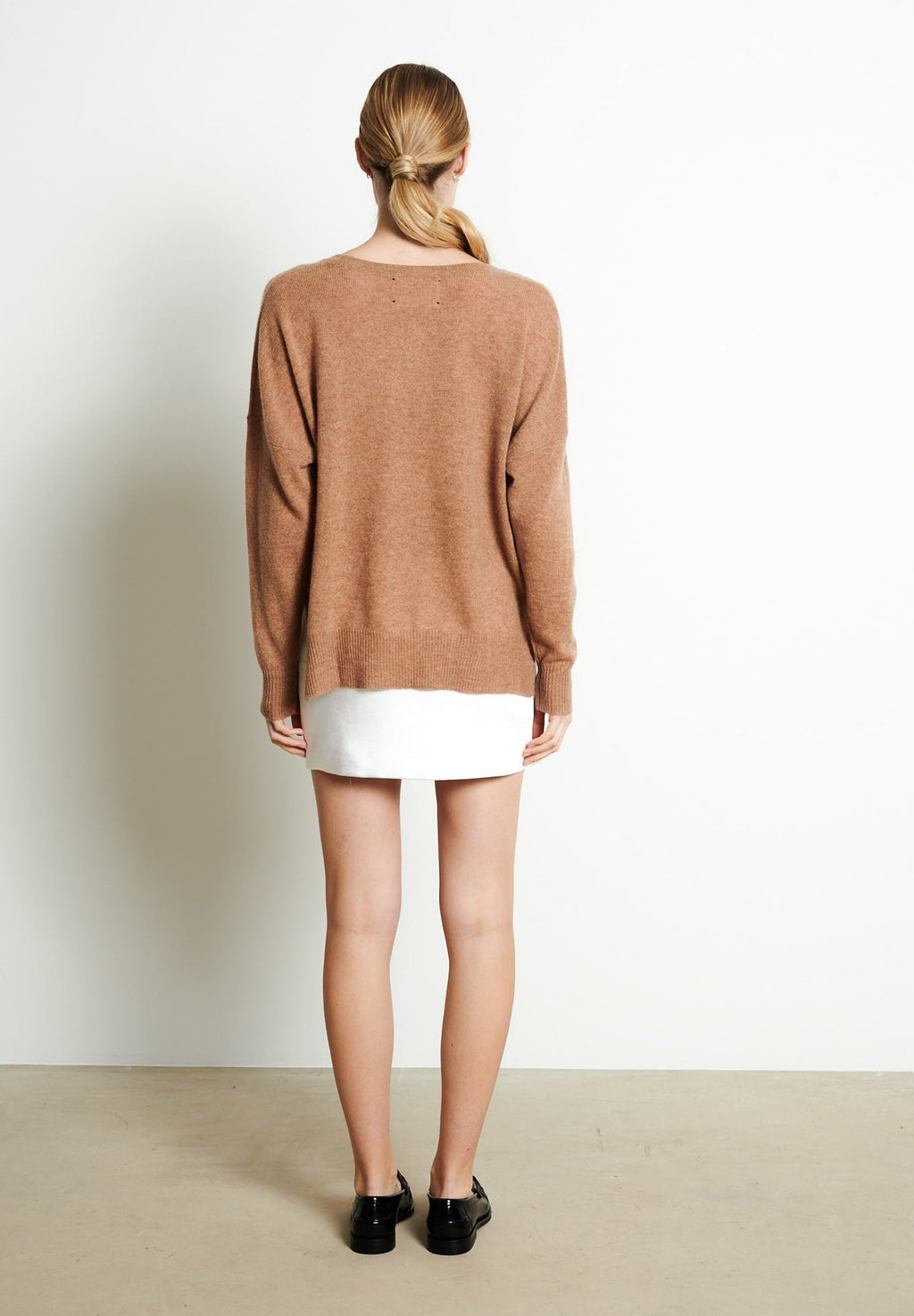 RIA 3 Oversized deep V-neck cashmere sweater in  in camel