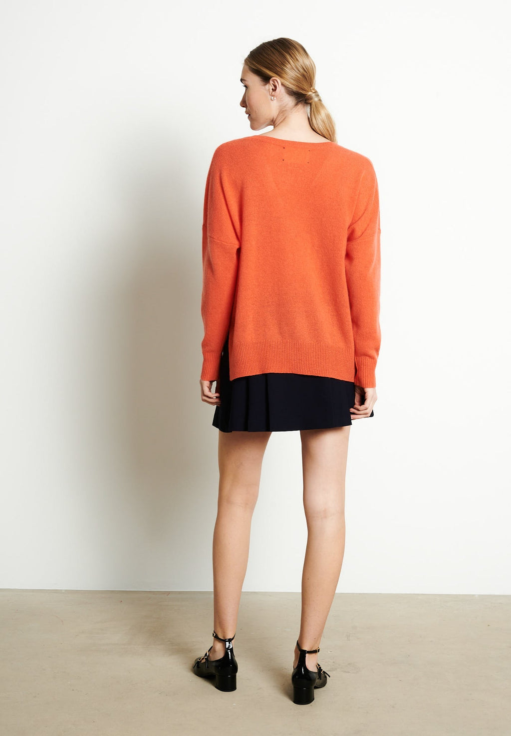 RIA 3 Oversized deep V-neck cashmere sweater in tangerine