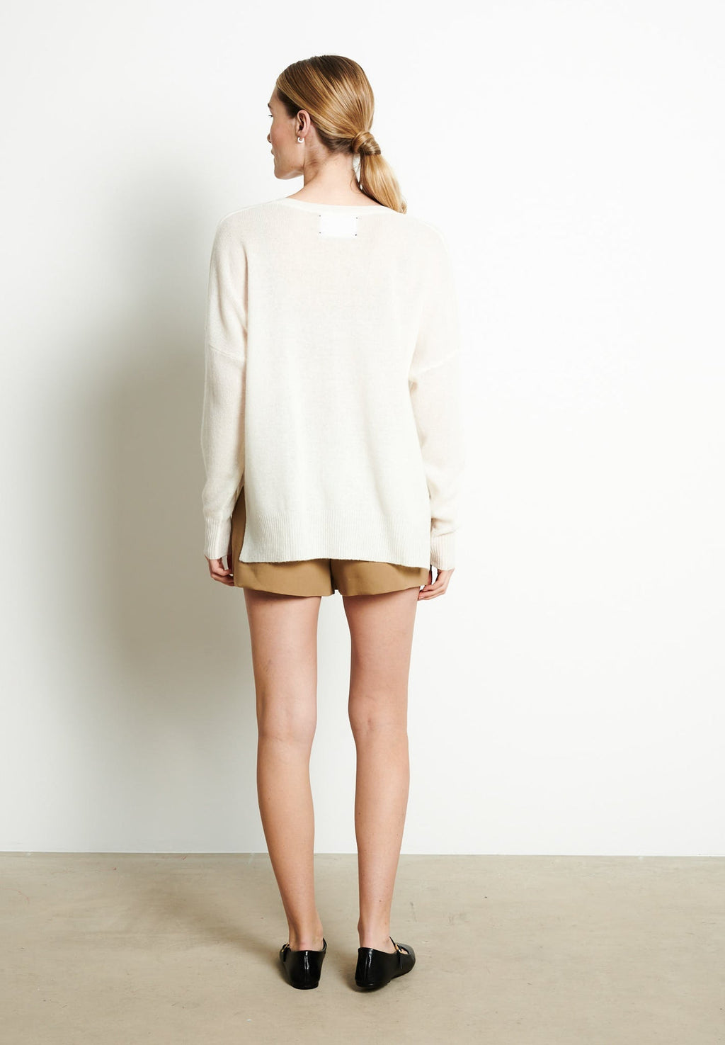 RIA 3 Oversized deep V-neck cashmere sweater in  in off-white