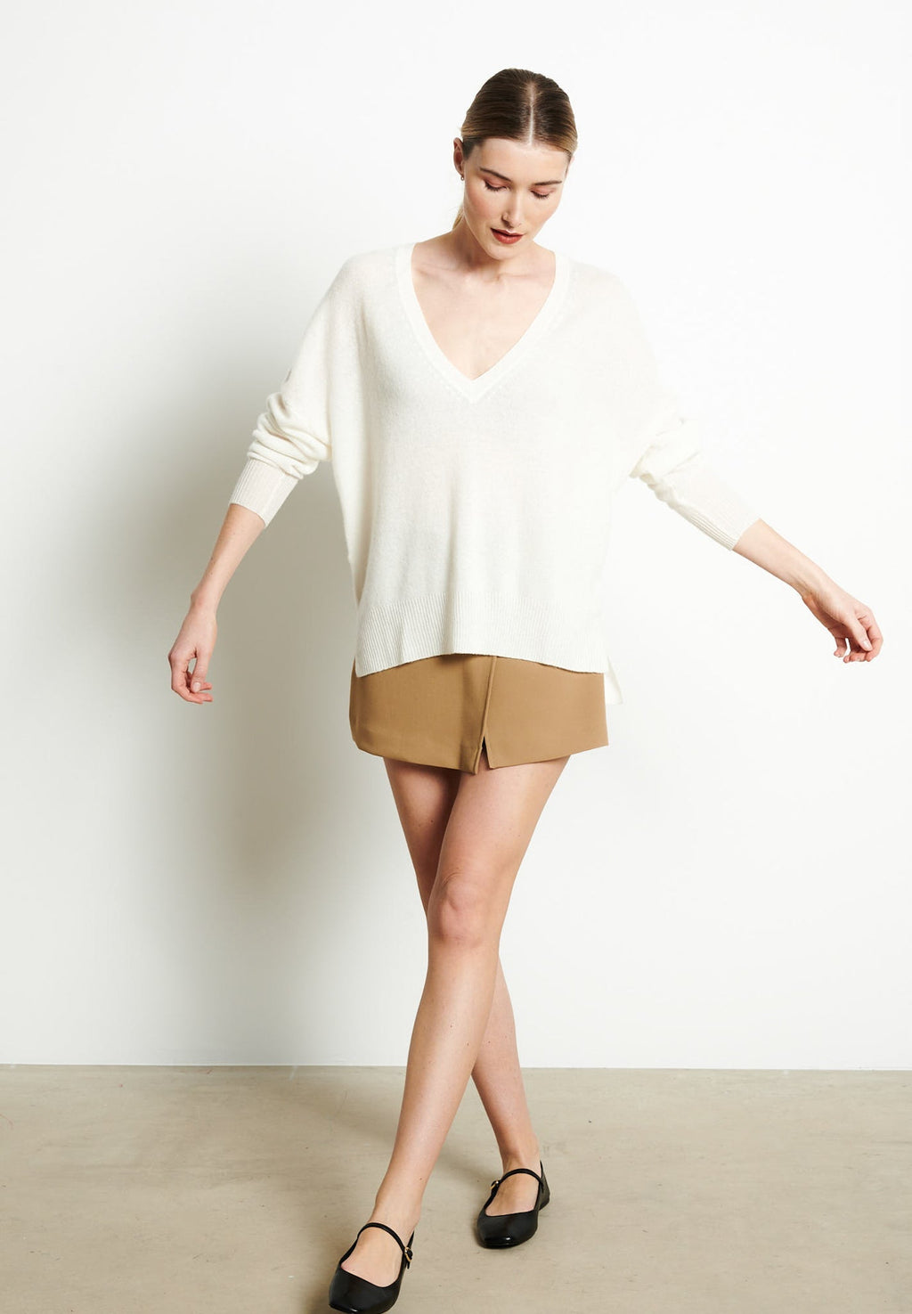 RIA 3 Oversized deep V-neck cashmere sweater in  in off-white