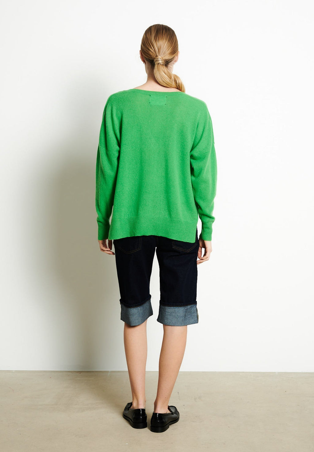 RIA 3 Oversized deep V-neck cashmere sweater in  in apple green