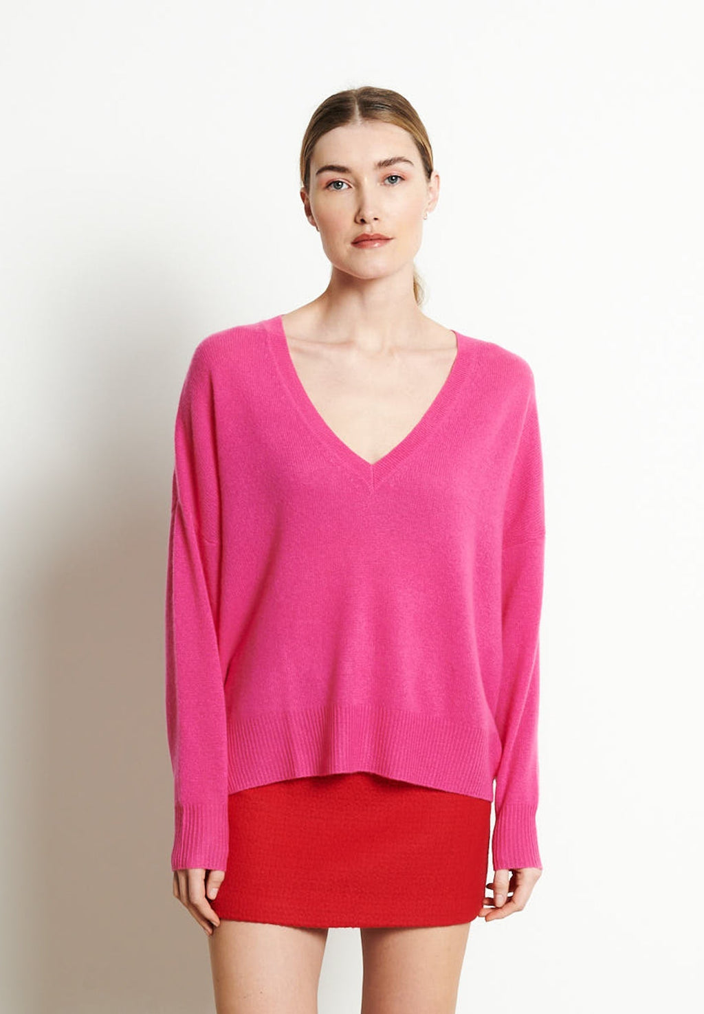 RIA 3 Oversized deep V-neck cashmere sweater in indian pink