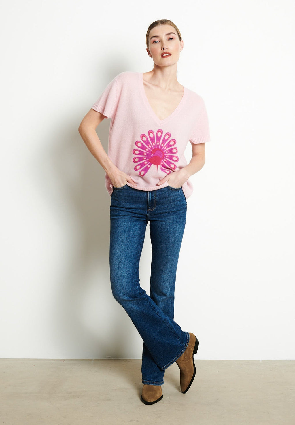 RIA 5 Baby pink peacock cashmere V-neck T-shirt