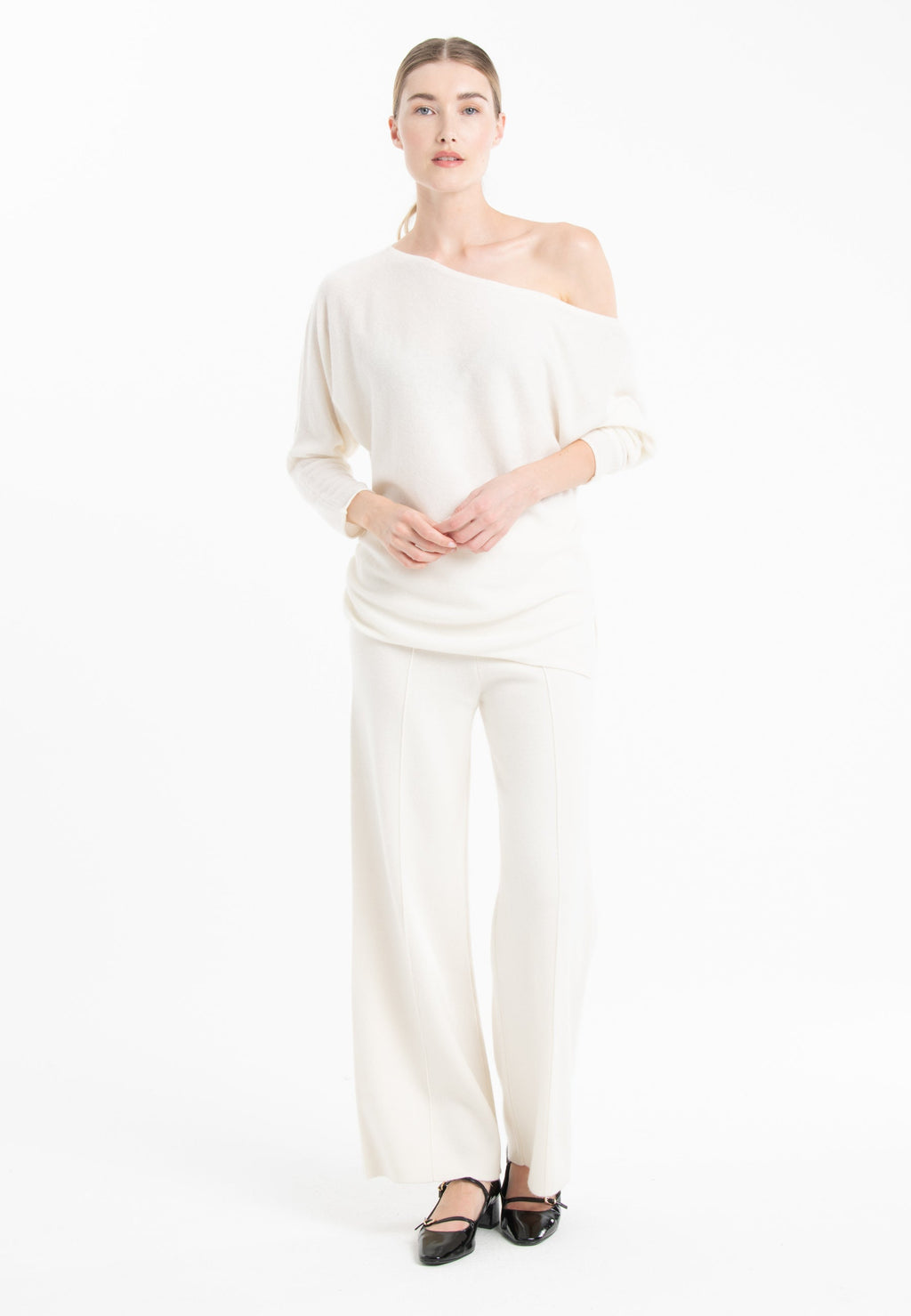 NAMI 24 Off-shoulder cashmere sweater in ecru white