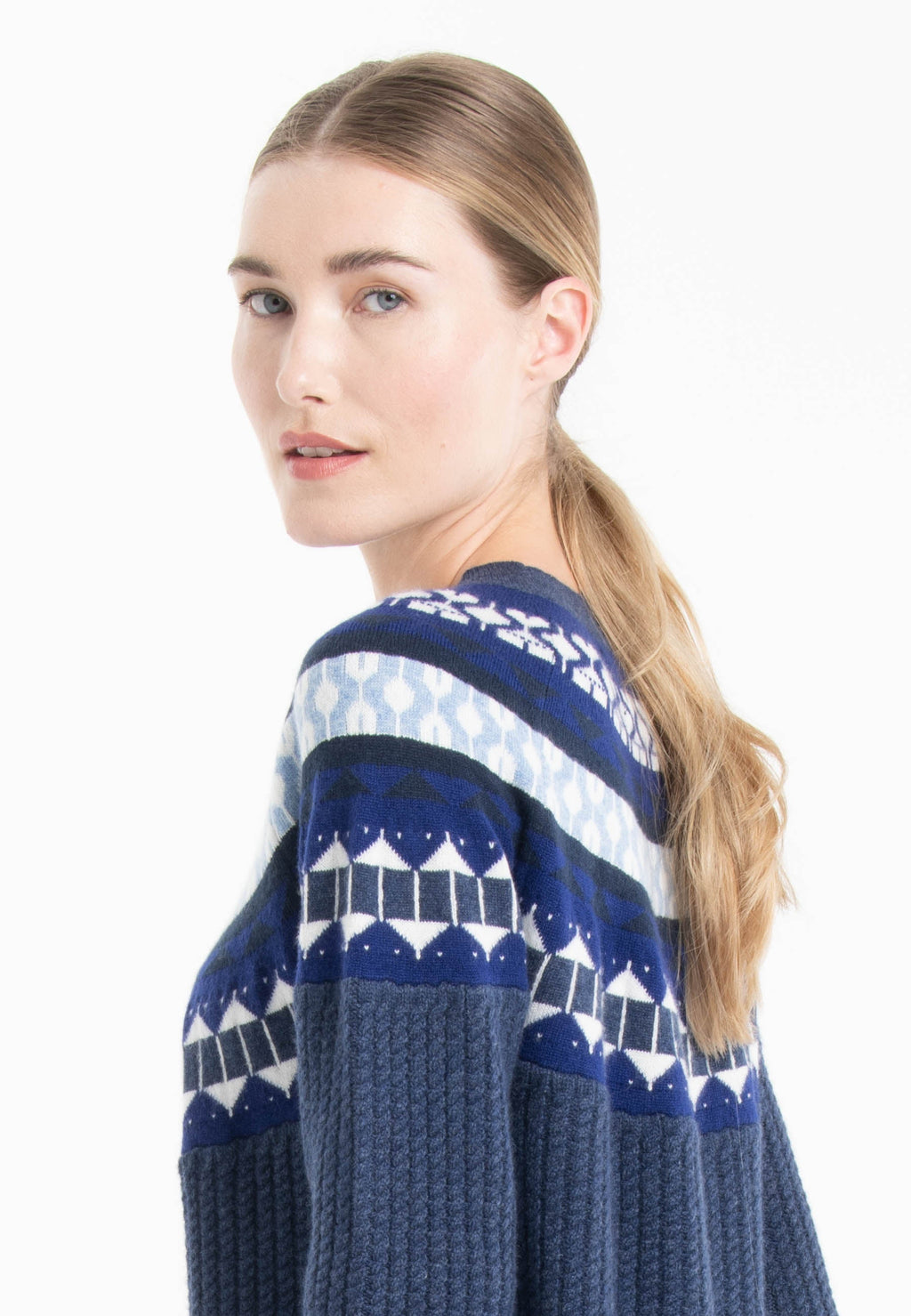 NAMI 26 Round-neck jacquard cashmere sweater multicolored