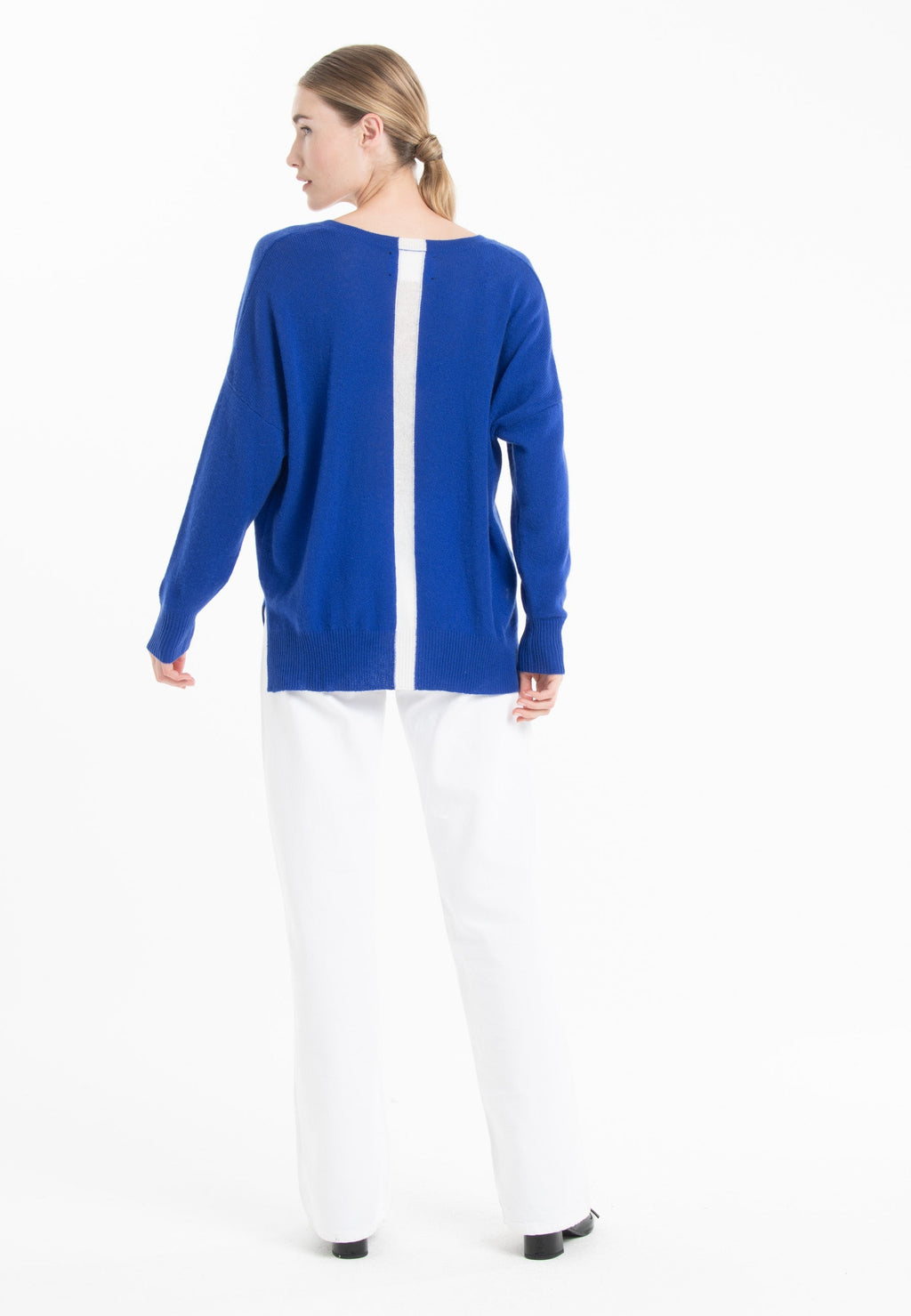 NAMI 23 V-neck cashmere sweater with petrol blue/ecru stripe