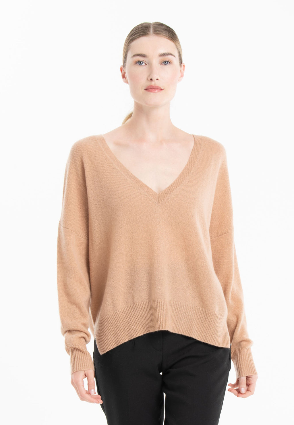 NAMI 23 V-neck cashmere sweater with camel/beige stripe