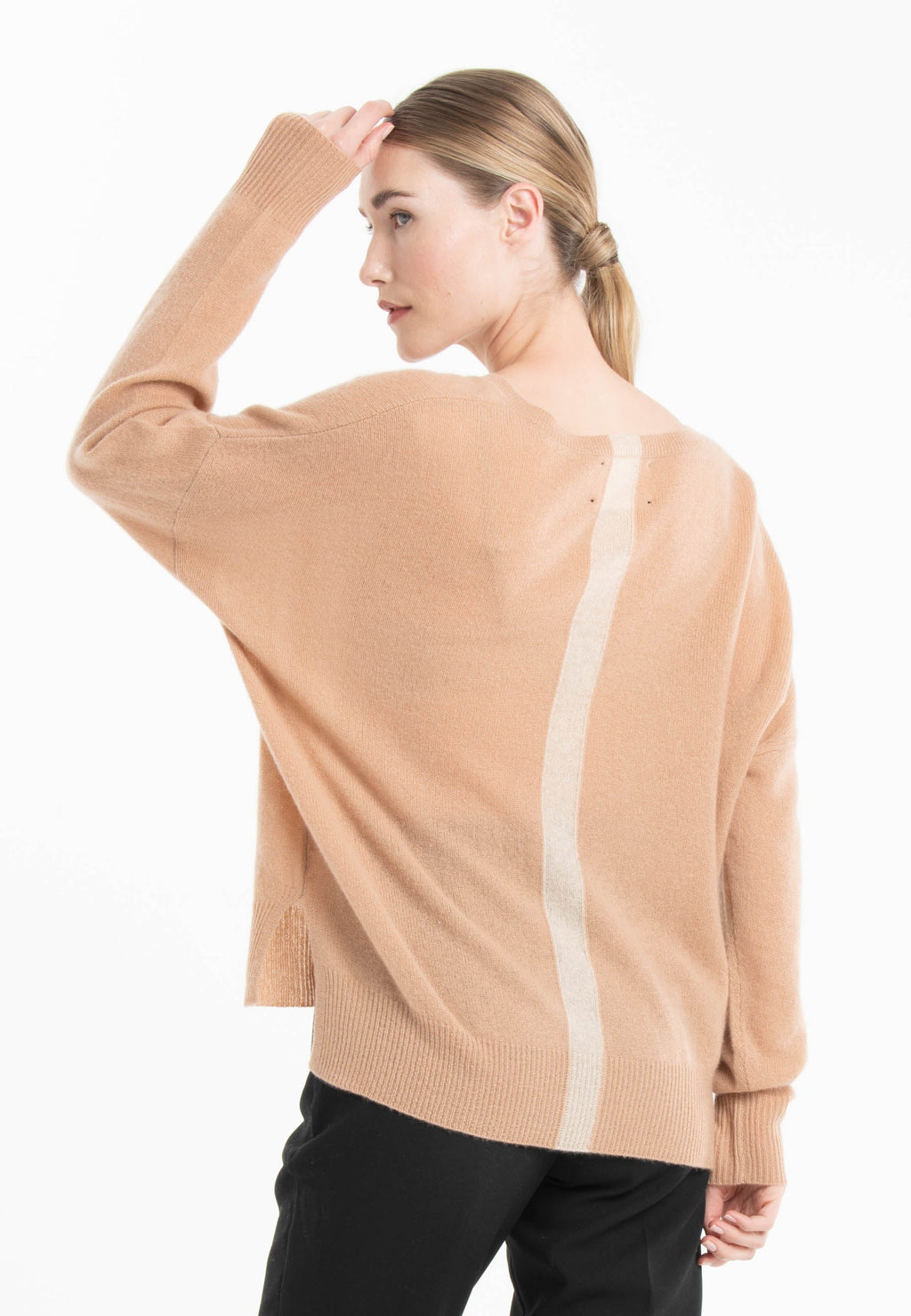 NAMI 23 V-neck cashmere sweater with camel/beige stripe