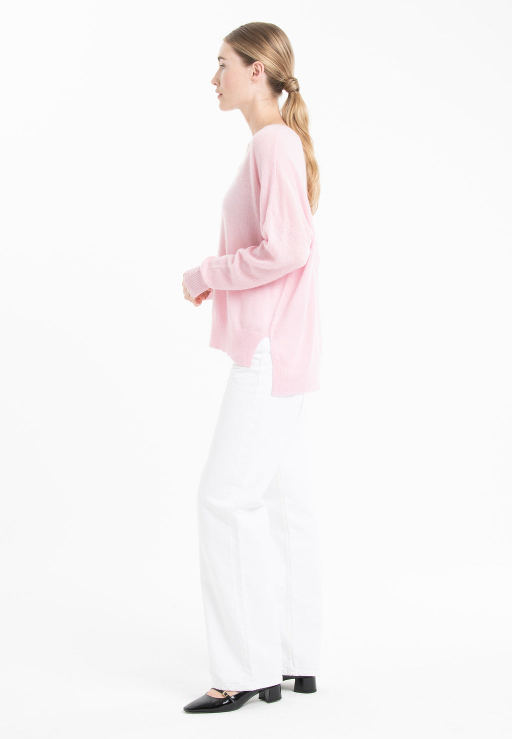 NAMI 23 V-neck cashmere sweater with pink stripe