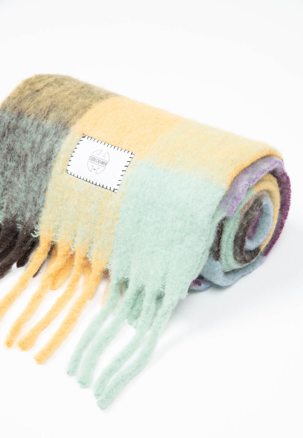 UNI 14 Square-woven scarf in alpaca and multicolored wool