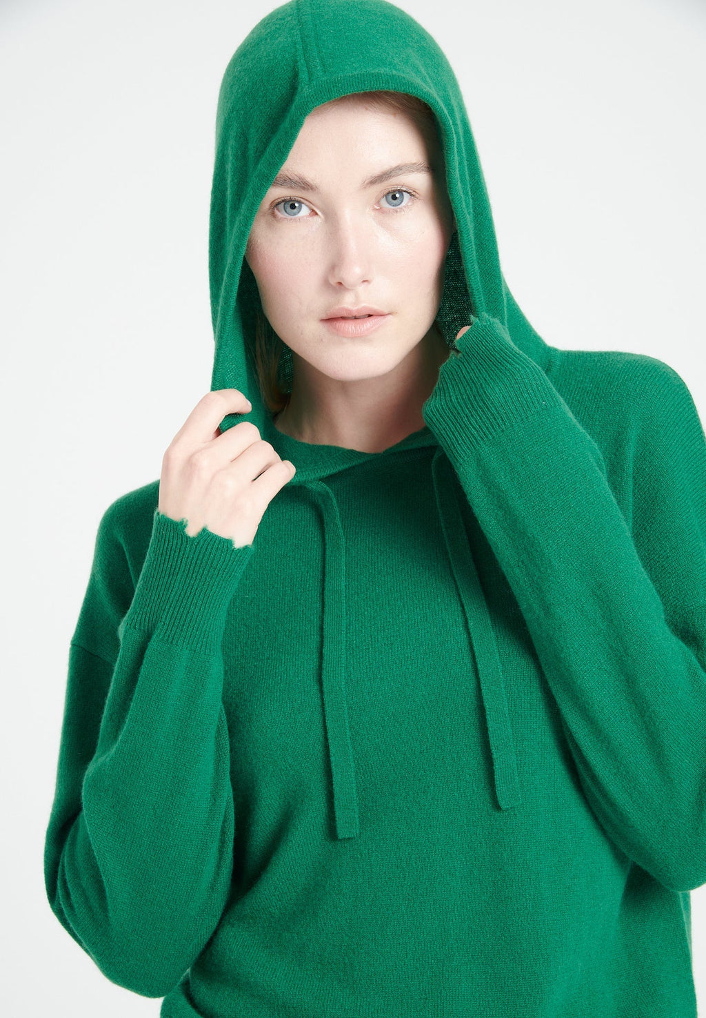 MIA 16 Cashmere hoodie with emerald green chiselled trim