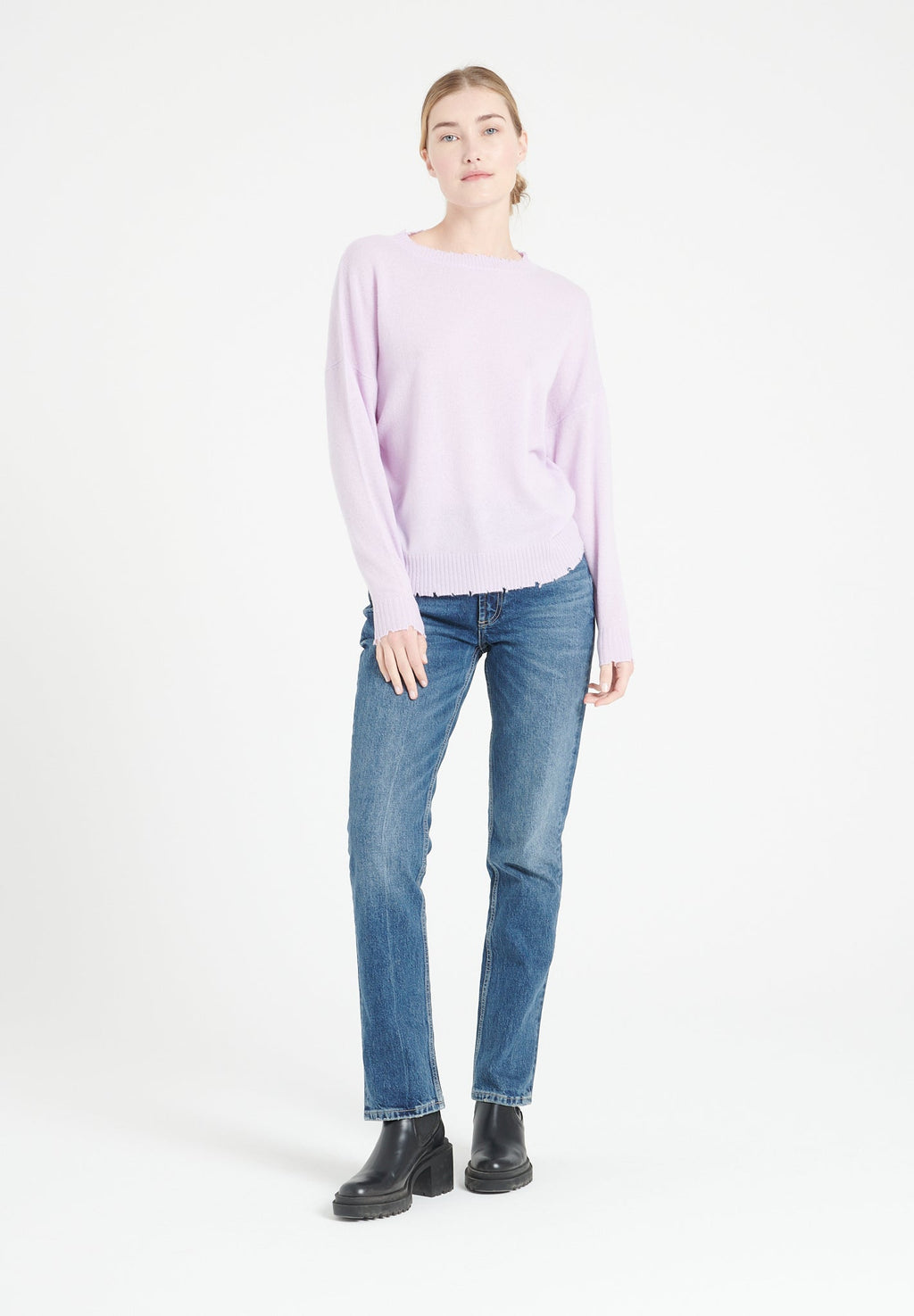 MIA 17 Round-neck cashmere sweater with chiselled lilac trim