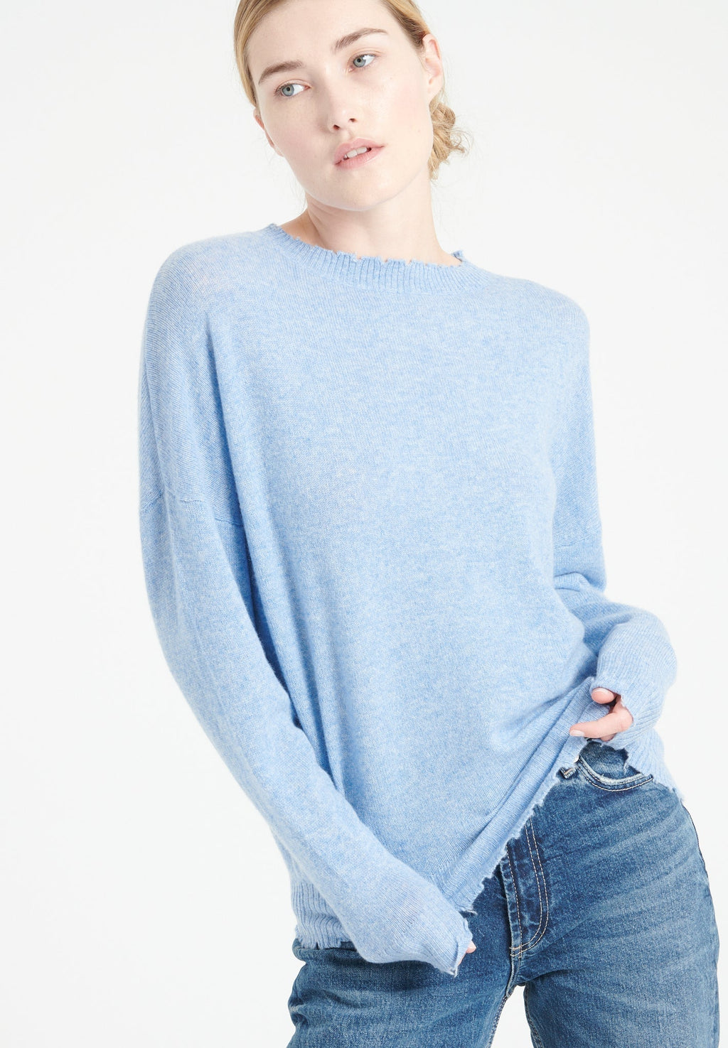 MIA 17 Round-neck cashmere sweater with chiselled light-blue trim