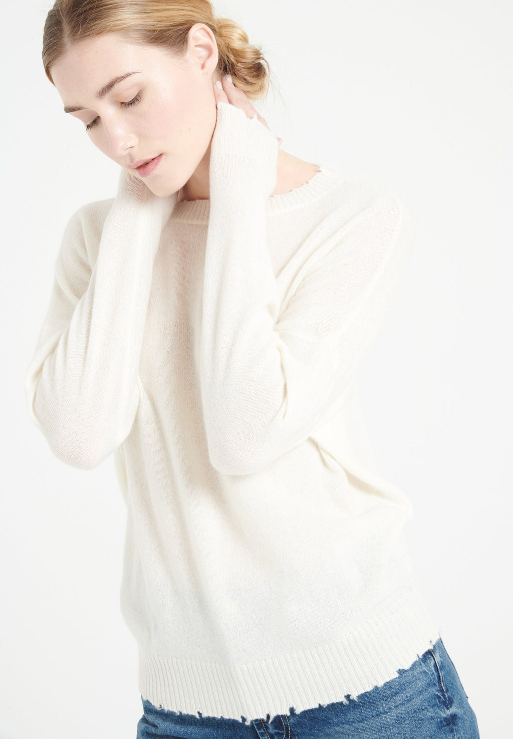 MIA 17 Round-neck cashmere sweater with off-white chiselled trim