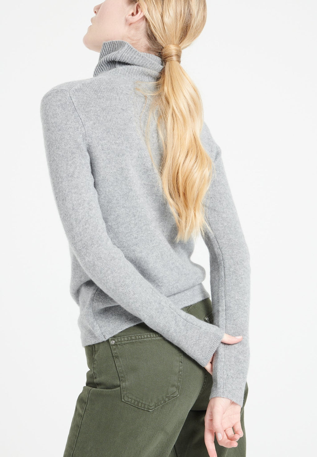 LILLY 19 4-thread cashmere turtleneck sweater light grey