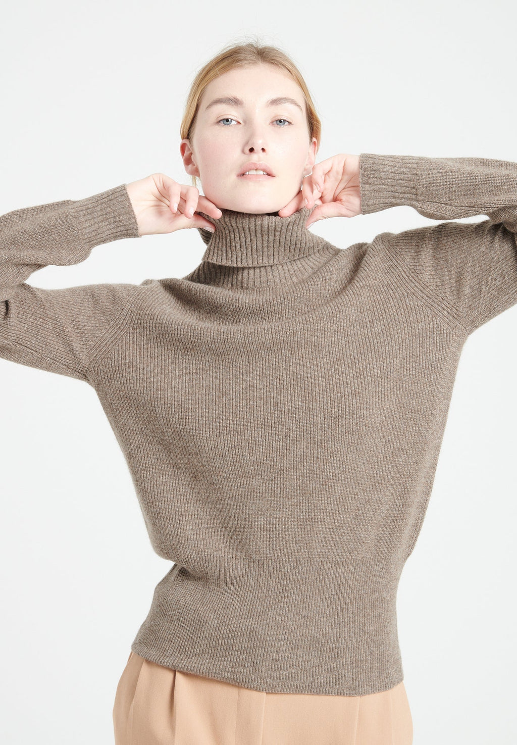 LILLY 21 Cashmere rib knit turtleneck sweater in taupe